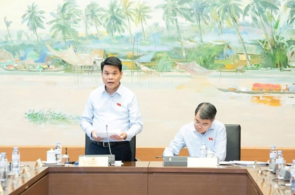 Đề xuất cảnh báo sức khỏe chiếm 85% bao thuốc lá, siết chặt việc bán thuốc lá cho người dưới 18 tuổi
