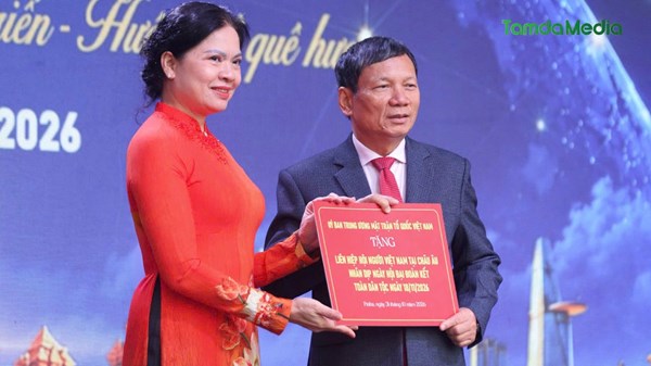 Phó Chủ tịch - Tổng Thư ký Hà Thị Nga dự Ngày hội đại đoàn kết toàn dân tộc tại Cộng hòa Séc