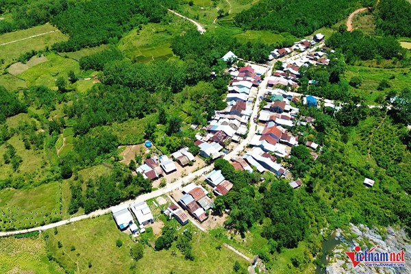 Đà Nẵng: 'Cầu nối' đưa chính sách vào đời sống làm đổi thay những bản làng nghèo.