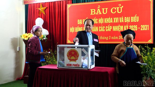 Lào Cai: Khi hòm phiếu tìm đến cử tri ở Sín Chéng