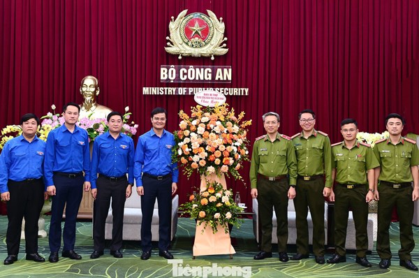 Phó Chủ tịch UBTƯ MTTQ Việt Nam, Bí thư thứ nhất Trung ương Đoàn chúc mừng Bộ Công an dịp 80 năm Ngày truyền thống lực lượng CAND