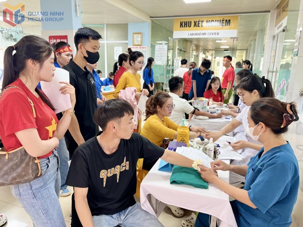 Quảng Ninh: Ủy ban MTTQ Việt Nam phường Tuần Châu tổ chức chương trình Ngày chủ nhật đỏ
