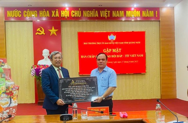 Đoàn Giáo hội Báp – Tít Việt Nam thăm Ủy ban MTTQ Việt Nam tỉnh Quảng Ngãi