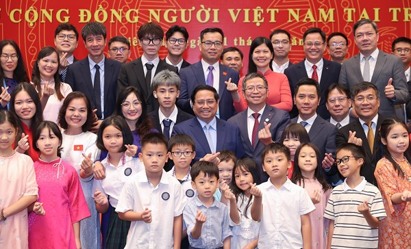Thủ tướng chia sẻ với kiều bào tại Trung Quốc về không khí, tinh thần Quốc khánh trong nước