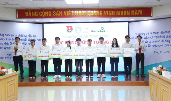 Kiên trì vượt nghịch cảnh, viết tiếp những ước mơ