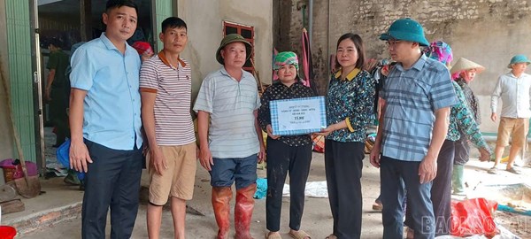 Lào Cai: Hơn 100 cán bộ, người dân xã Gia Hội chung tay hỗ trợ hộ dân bị thiệt hại sau thiên tai