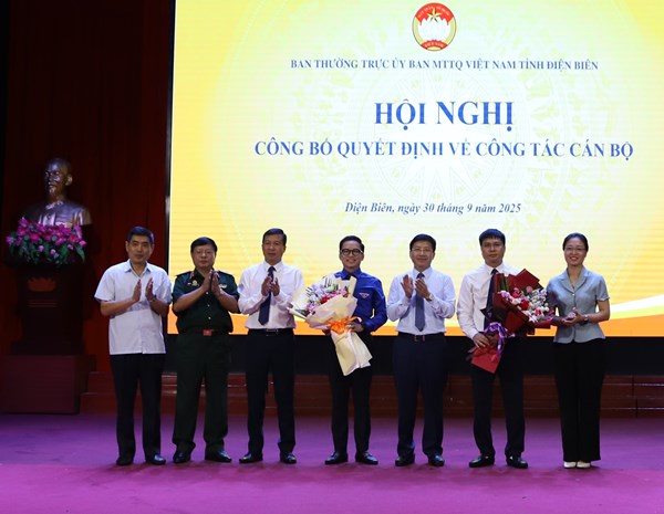 Điện Biên: Ủy ban MTTQ Việt Nam tỉnh công bố quyết định về công tác cán bộ