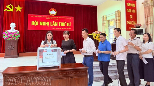 Lào Cai: Uỷ ban MTTQ Việt Nam tỉnh ủng hộ người dân bị thiệt hại do mưa bão 