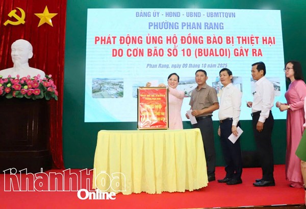 Khánh Hoà: Uỷ ban MTTQ Việt Nam phường Phan Rang và Đông Hải ủng hộ đồng bào các tỉnh phía Bắc khắc phục thiệt hại do bão