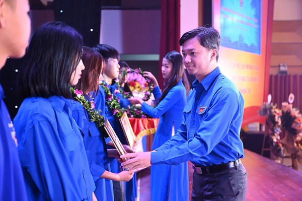 Bí thư Trung ương Đoàn tham dự chương trình kỷ niệm 69 năm Ngày truyền thống của Học viện Thanh thiếu niên Việt Nam 