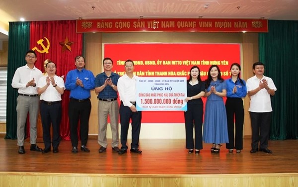 Uỷ ban MTTQ Việt Nam tỉnh Hưng Yên hỗ trợ Nhân dân tỉnh Thanh Hóa 1,5 tỷ đồng khắc phục hậu quả bão số 10
