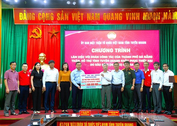 Tuyên Quang: Phó Bí thư Tỉnh ủy, Chủ tịch Ủy ban MTTQ Việt Nam tỉnh tiếp đoàn công tác thành phố Đà Nẵng trao hỗ trợ khắc phục hậu quả thiên tai