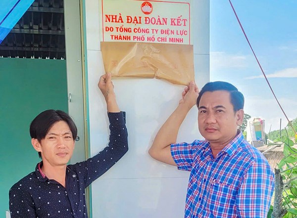 Cà Mau: Thêm nhiều “bông hoa việc tốt” dâng lên Đại hội Đảng