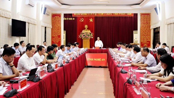 Nghệ An: Bí thư Tỉnh ủy yêu cầu tập trung hỗ trợ người dân khôi phục nhà ở sau bão, lũ
