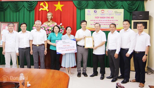 Đồng Nai: Ủy ban MTTQ Việt Nam tỉnh tiếp nhận hơn 1,4 tỷ đồng chương trình tầm soát ung thư và tặng quà cho phụ nữ biên giới
