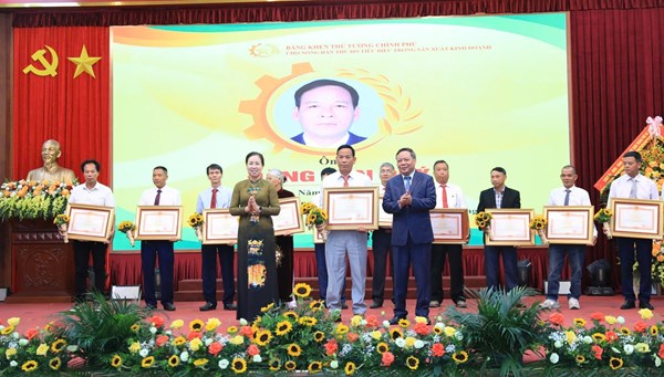 Hội Nông dân TP Hà Nội vinh danh Nông dân Thủ đô xuất sắc, phát huy vai trò “Tiên phong, đổi mới, sáng tạo“
