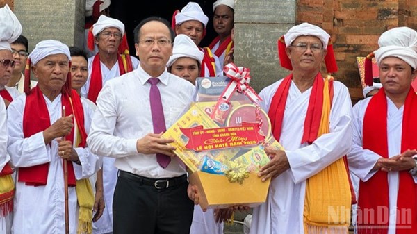 Khánh Hòa: Tưng bừng vui đón Lễ hội Katê năm 2025