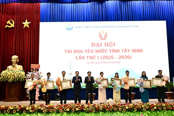 Đại hội Thi đua yêu nước tỉnh Tây Ninh lần thứ I: Khí thế mới, quyết tâm mới