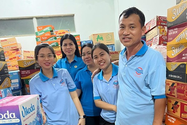 Công đoàn Lâm Đồng chung tay hỗ trợ người dân bị ảnh hưởng mưa lũ