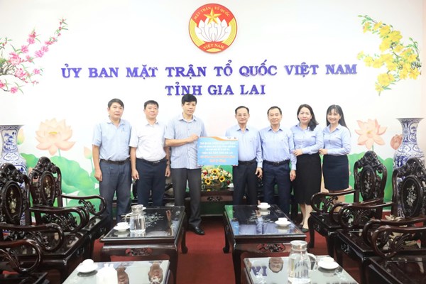 Tập đoàn Xăng dầu Việt Nam ủng hộ 2 tỷ đồng giúp Gia Lai khắc phục hậu quả bão số 13