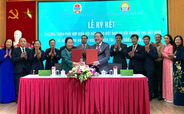 Xây dựng hình mẫu “Nông dân học tập, Nông dân số” kỷ nguyên mới