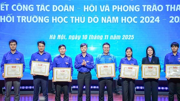 Sinh viên Thủ đô hỗ trợ nâng cao năng lực số cho 355 nghìn người dân
