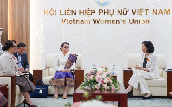 Củng cố quan hệ hữu nghị, hợp tác thiết thực giữa Hội LHPN hai nước Việt Nam - Lào