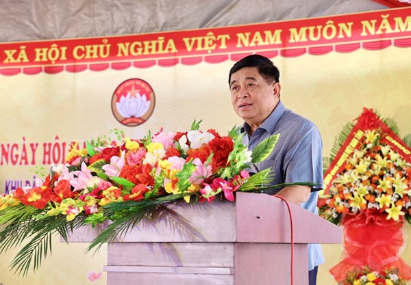 Phó Thủ tướng Chính phủ Nguyễn Chí Dũng dự ngày hội Đại đoàn kết toàn dân tộc tại Quảng Trị 