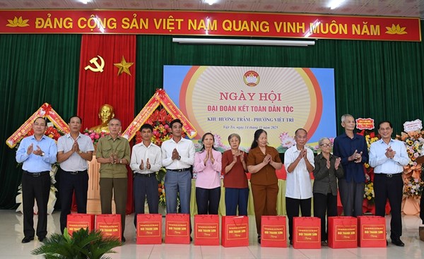 Phó Thủ tướng Chính phủ Bùi Thanh Sơn dự Ngày hội Đại đoàn kết toàn dân tộc tại Phú Thọ