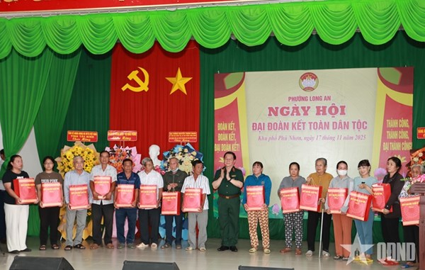 Đại tướng Nguyễn Trọng Nghĩa dự Ngày hội Đại đoàn kết toàn dân tộc tại tỉnh Tây Ninh