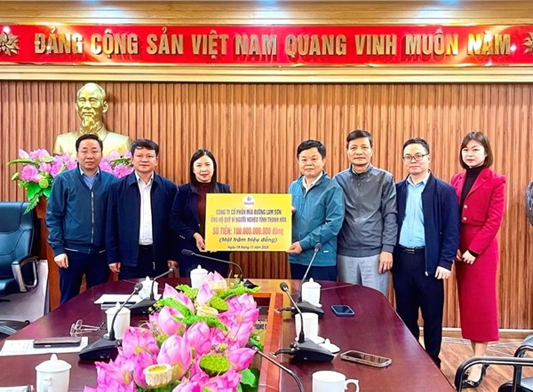 Thanh Hóa: Ủy ban MTTQ Việt Nam tỉnh tiếp nhận 100 triệu đồng ủng hộ Quỹ “Vì người nghèo” tỉnh