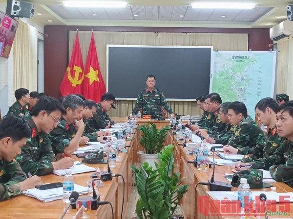 Khánh Hòa: Hơn 15.000 cán bộ chiến sĩ quân đội, công an, lực lượng xung kích địa phương tham gia ứng phó mưa lũ