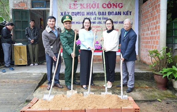 TP Huế: Xây dựng nhà Đại đoàn kết và sửa chữa nhà ở cho người có công Phú Lộc