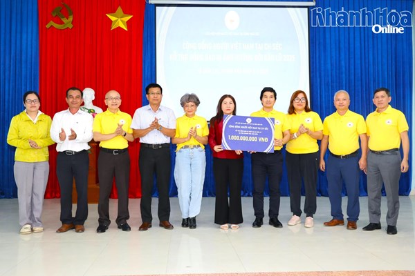 Liên hiệp Hội người Việt Nam tại Cộng hòa Séc ủng hộ 1 tỷ đồng hỗ trợ người dân Khánh Hòa