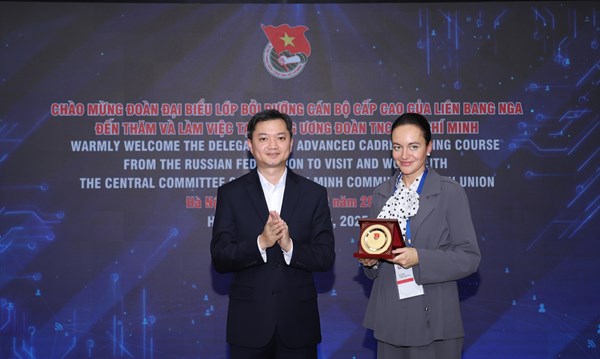 Trung ương Đoàn TNCS Hồ Chí Minh báo cáo chuyên đề dành cho lớp bồi dưỡng công chức cao cấp của Liên bang Nga
