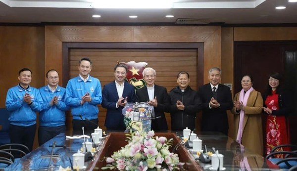 Linh mục Giuse Trần Xuân Mạnh chúc tết Hội Liên hiệp thanh niên Việt Nam