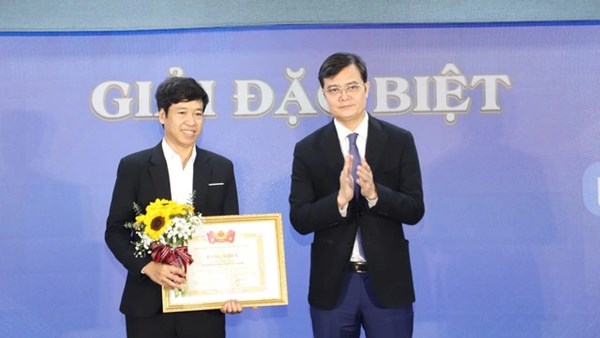 Trung ương Đoàn TNCS Hồ Chí Minh trao giải Cuộc thi sáng tác biểu trưng Đại hội Đoàn toàn quốc lần thứ XIII, nhiệm kỳ 2026 - 2031