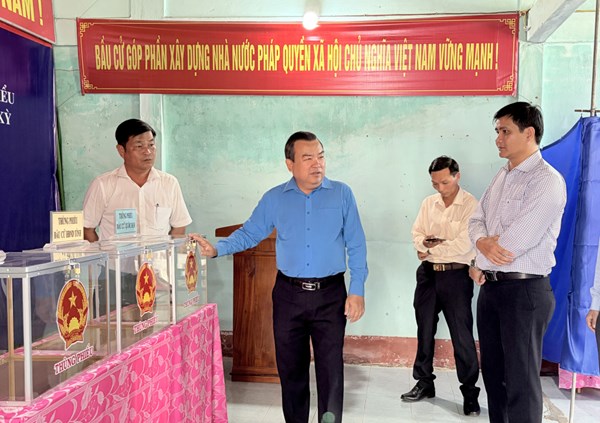 Tây Ninh: Ủy ban Bầu cử tỉnh kiểm tra công tác chuẩn bị bầu cử tại xã Nhựt Tảo và Vàm Cỏ