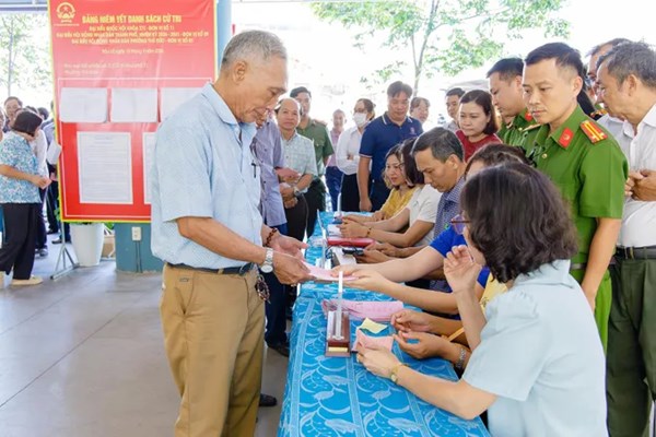 Thành phố Hồ Chí Minh sẵn sàng cho ngày hội non sông