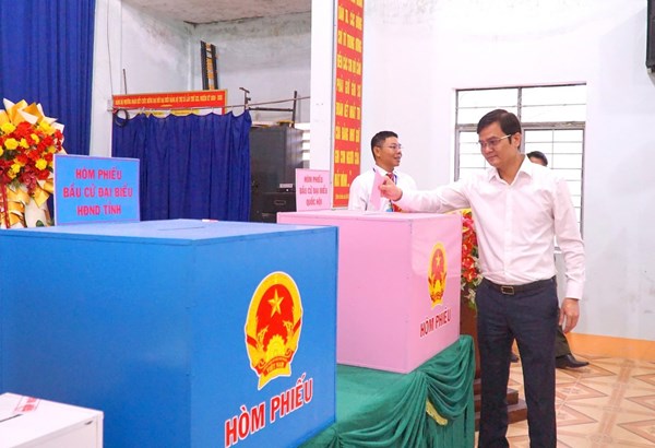 Ban Bí thư Trung ương Đoàn bỏ phiếu bầu cử đại biểu Quốc hội, đại biểu HĐND các cấp