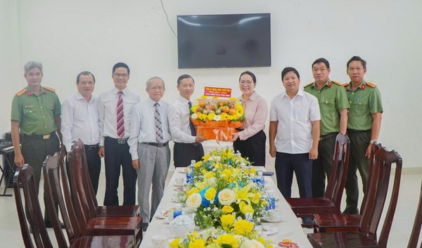 Vĩnh Long: Ủy ban MTTQ Việt Nam tỉnh thăm, chúc mừng các cơ sở tôn giáo nhân dịp Lễ Phục sinh năm 2026