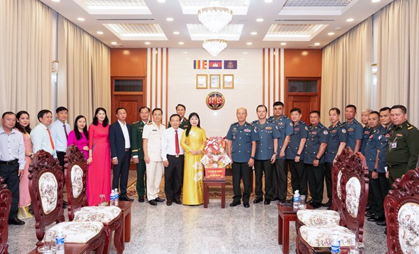 An Giang: Chủ tịch Ủy ban MTTQ Việt Nam tỉnh đến thăm và chúc Tết Chôl Chnăm Thmây năm 2026