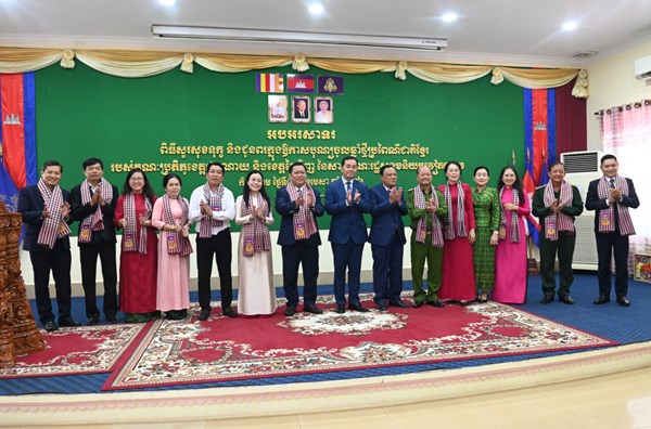 Tây Ninh: Phó Chủ tịch UBND tỉnh chúc Tết Chol Chnam Thmay tại tỉnh Kampong Cham