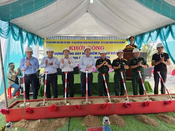 Ủy ban MTTQ Việt Nam Thành phố Hồ Chí Minh cấp phát thuốc miễn phí và khởi công xây dựng 10 căn nhà trên địa bàn tỉnh Tây Ninh 