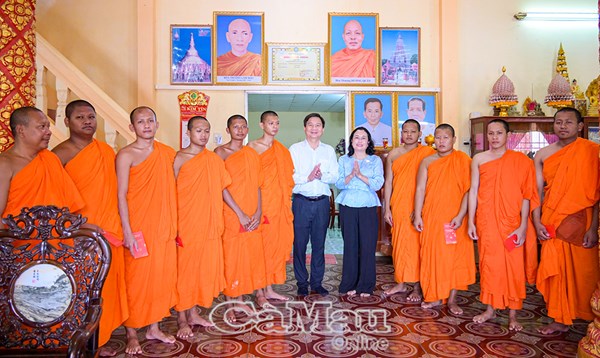 Cà Mau: Đoàn công tác của Hội đồng Dân tộc thăm, chúc Tết cổ truyền Chôl Chnăm Thmây