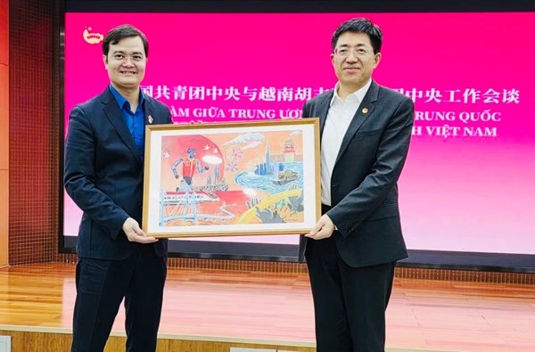 Phó Chủ tịch UBTW MTTQ Việt Nam, Bí thư thứ nhất TW Đoàn Bùi Quang Huy hội đàm với Bí thư thứ nhất TW Đoàn TNCS Trung Quốc