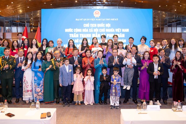 Chủ tịch Quốc hội Trần Thanh Mẫn gặp mặt cộng đồng người Việt Nam tại Thổ Nhĩ Kỳ