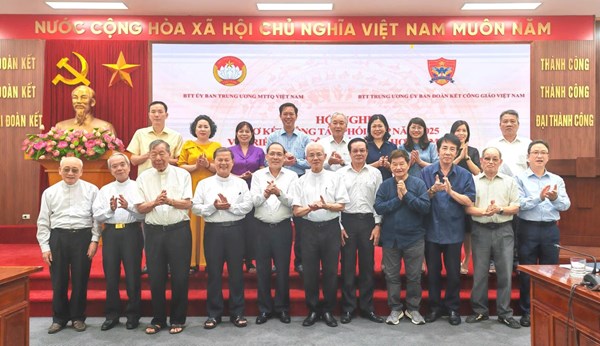 Ủy ban Trung ương MTTQ Việt Nam tổ chức Hội nghị Sơ kết công tác phối hợp năm 2025 với Ủy ban Đoàn kết Công giáo Việt Nam
