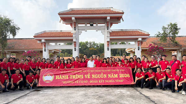 Tây Ninh: Ủy ban MTTQ Việt Nam tỉnh tổ chức Hành trình về nguồn tại xã Bình Thành
