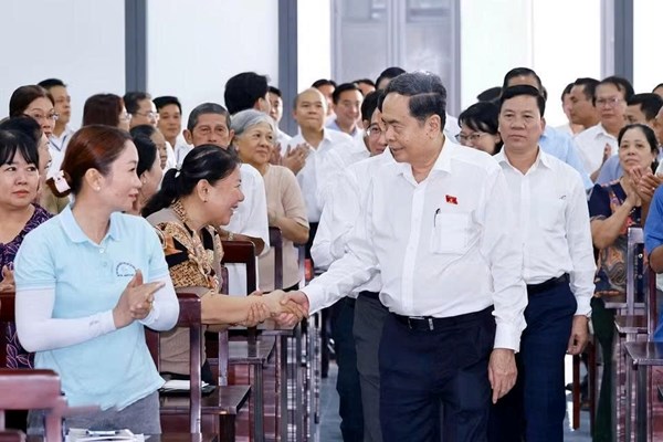 Chủ tịch Quốc hội Trần Thanh Mẫn tiếp xúc cử tri tại Thành phố Hồ Chí Minh